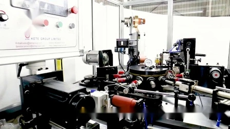Machine de fabrication de capsules de champagne entièrement automatique en PVC/polylaminé